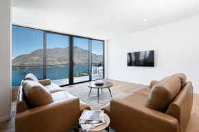 The Summit, A Luxurious Lakeview Stay